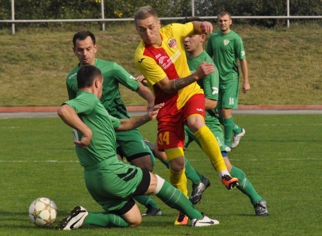 1.10 фут перша ліга 1.10