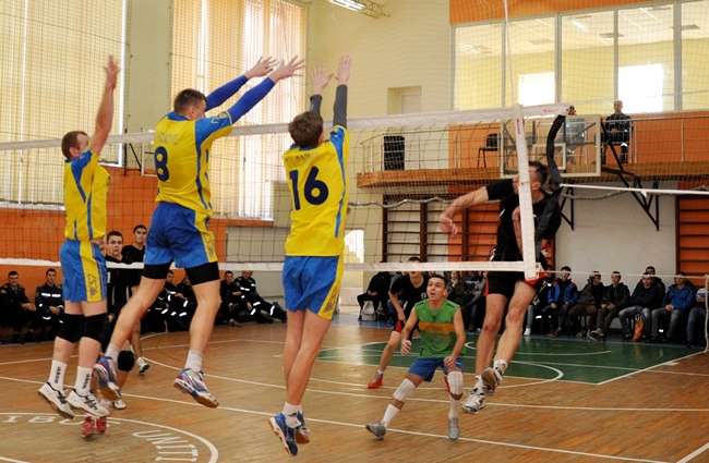 04112015volleydsc 0010 222