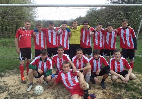 28042014futballtalnerayon300409