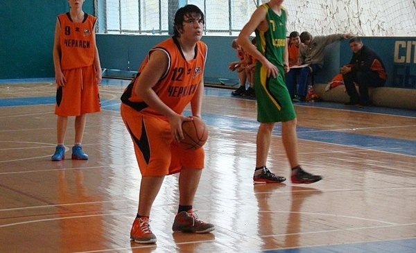 12TCnikEwIYmQ12